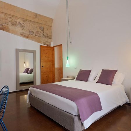 Palazzo Persone Dimora Storica Bed & Breakfast Лече Екстериор снимка