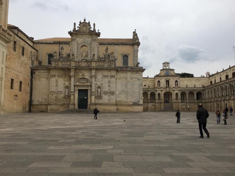Palazzo Persone Dimora Storica Bed & Breakfast Лече Екстериор снимка