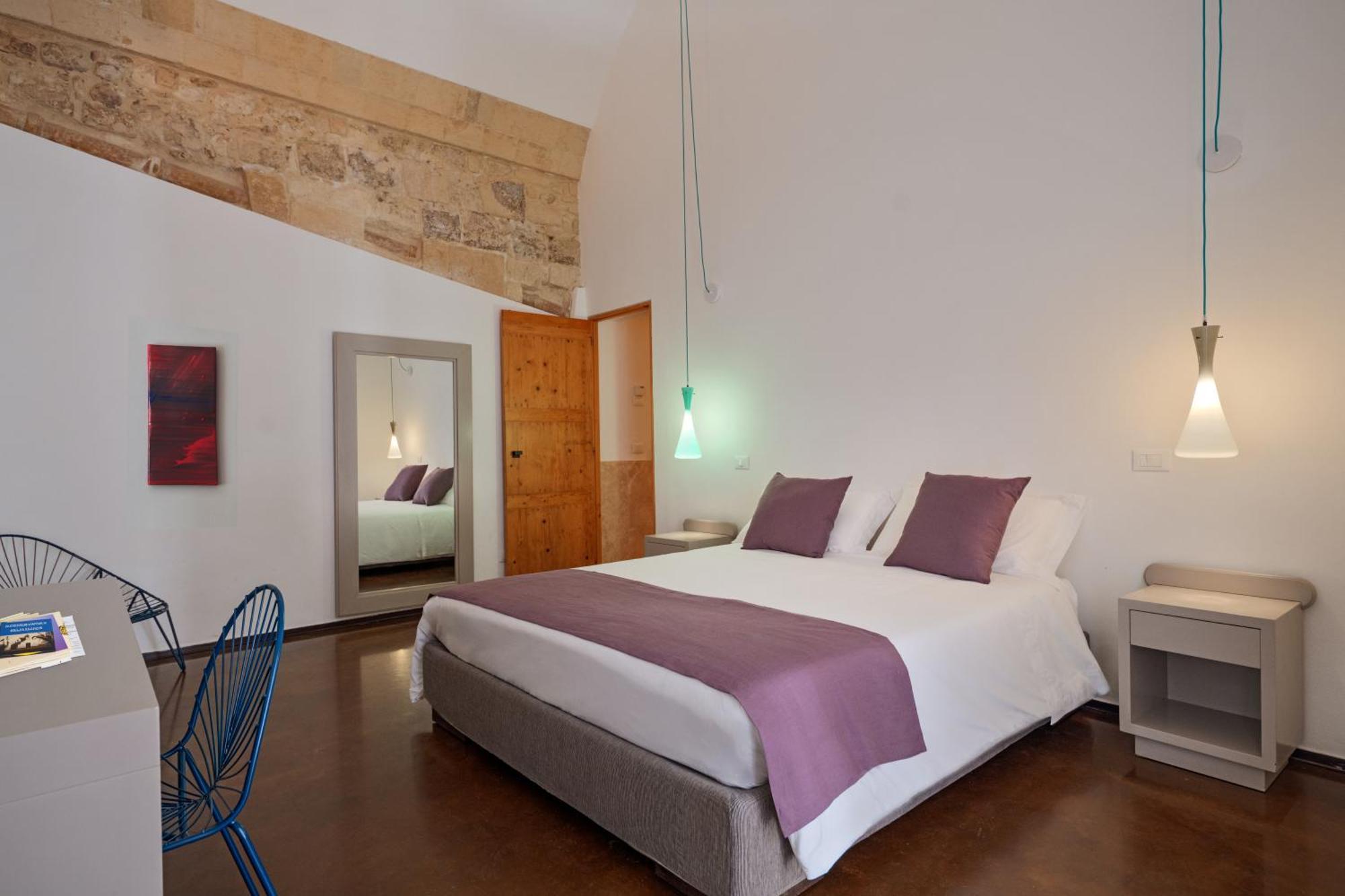Palazzo Persone Dimora Storica Bed & Breakfast Лече Екстериор снимка