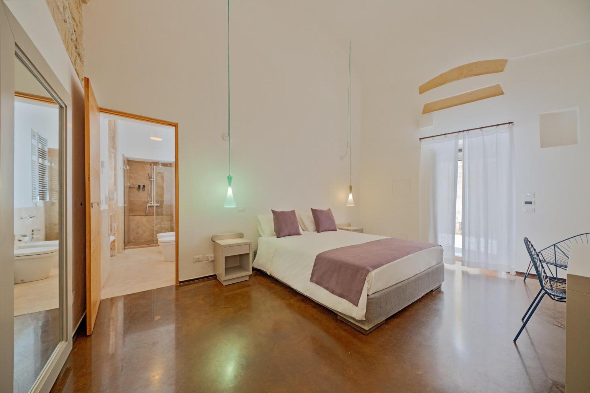 Palazzo Persone Dimora Storica Bed & Breakfast Лече Екстериор снимка