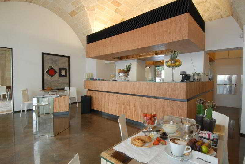 Palazzo Persone Dimora Storica Bed & Breakfast Лече Екстериор снимка